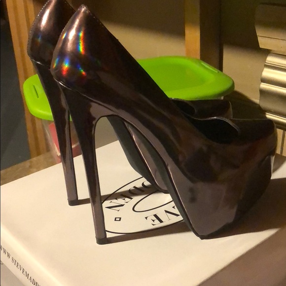 Heels - Picture 5 of 6